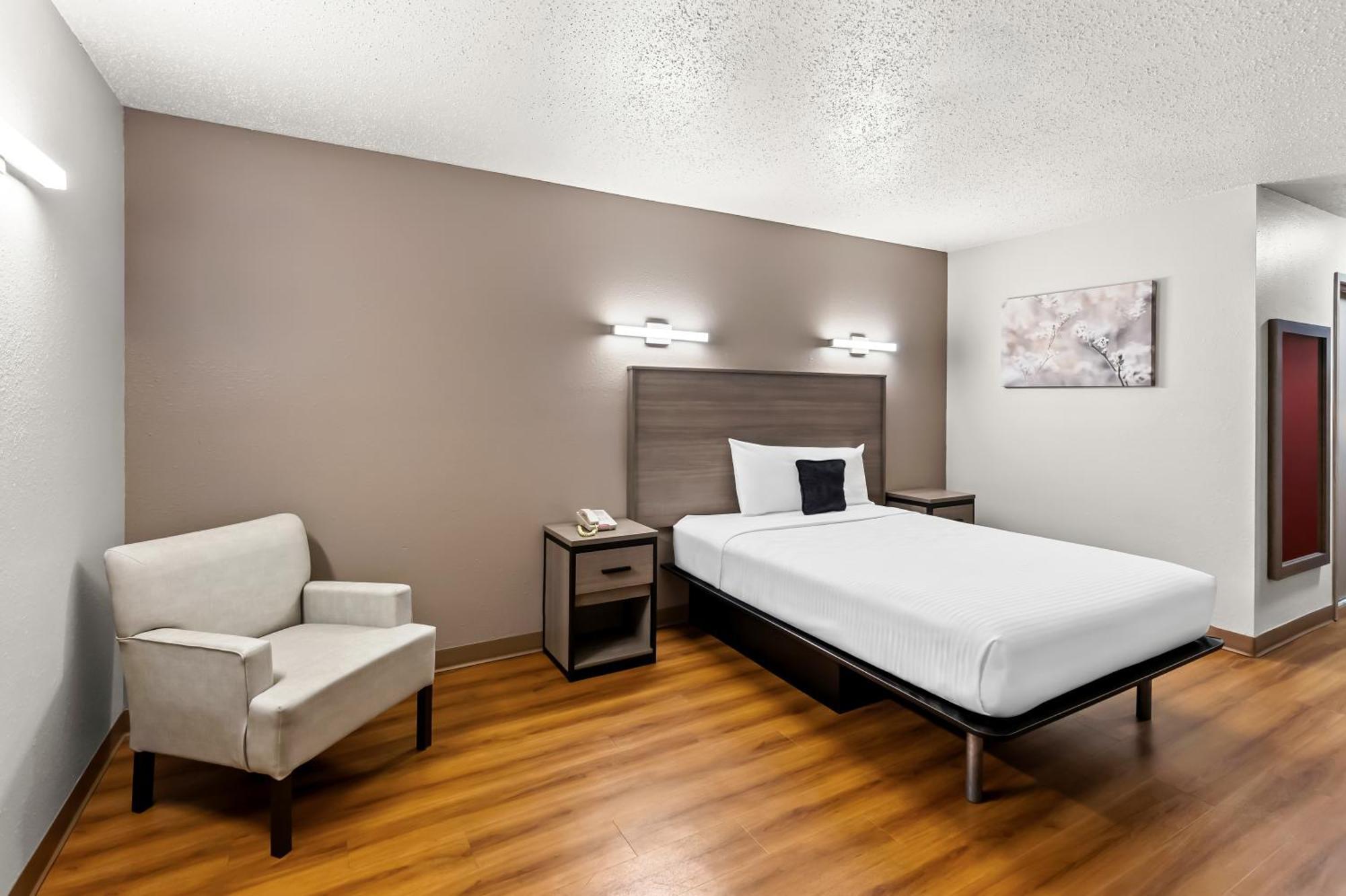 Red Lion Inn & Suites Pontoon Beach 外观 照片