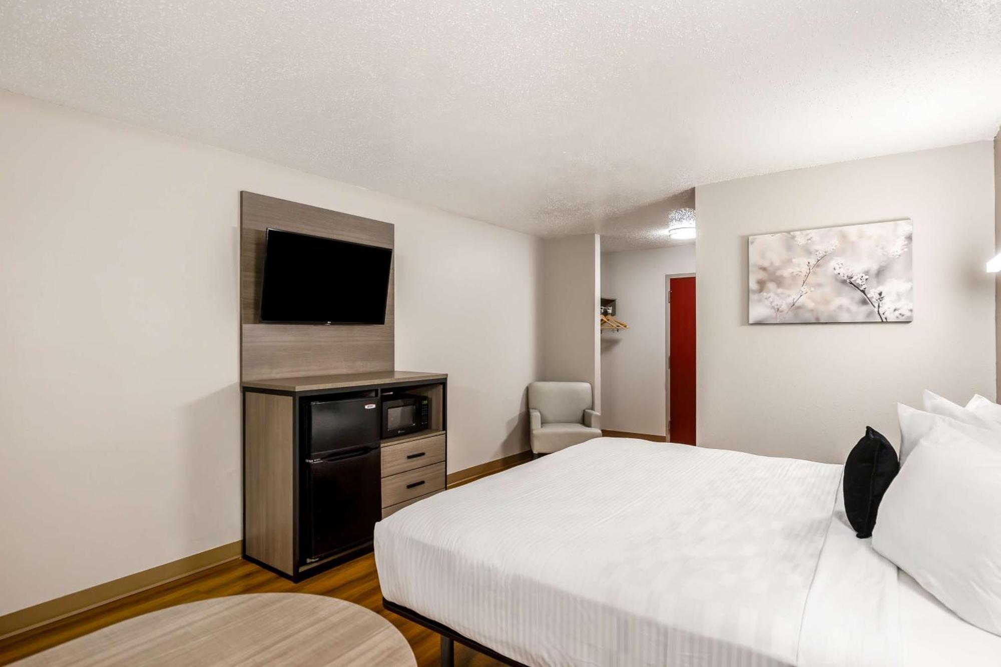Red Lion Inn & Suites Pontoon Beach 外观 照片