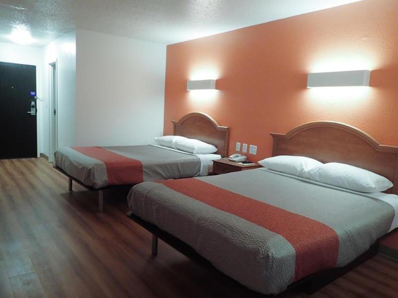 Red Lion Inn & Suites Pontoon Beach 外观 照片