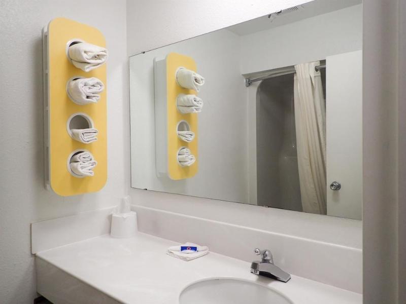Red Lion Inn & Suites Pontoon Beach 外观 照片