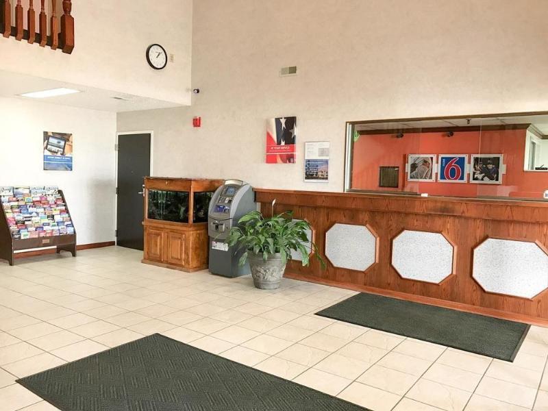 Red Lion Inn & Suites Pontoon Beach 外观 照片
