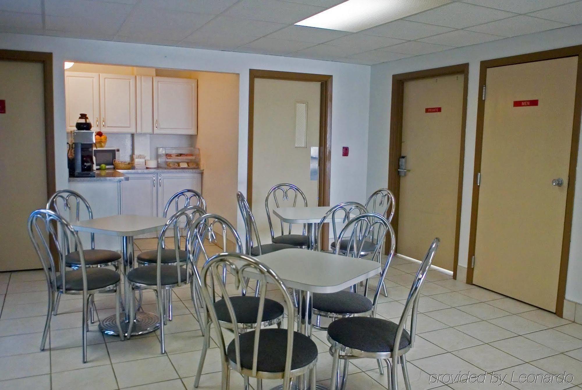 Red Lion Inn & Suites Pontoon Beach 外观 照片
